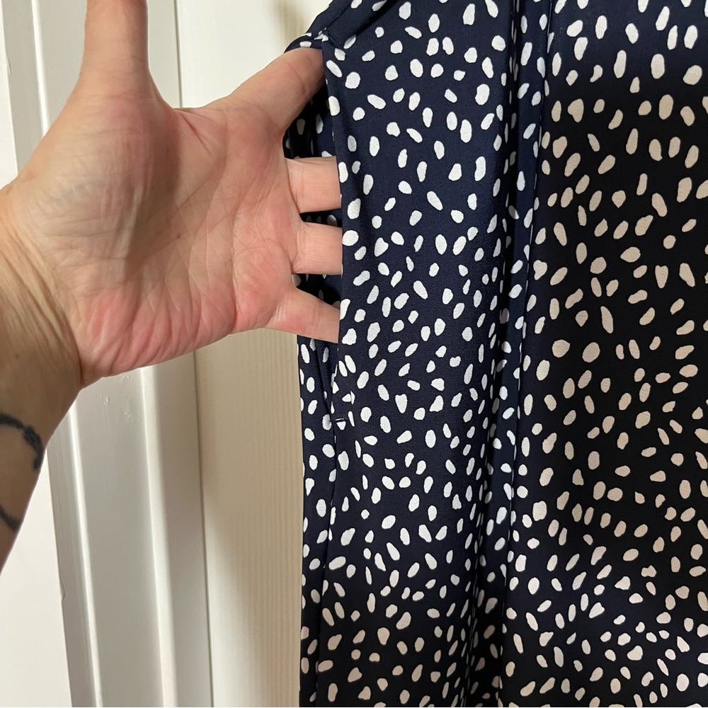 Susan Graver Black and White Patterned Wide Leg Liquid knit pants -petite length - Picture 5 of 6